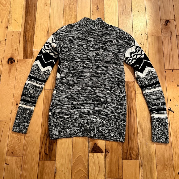 Patterned Cardigan - Picture 2 of 3